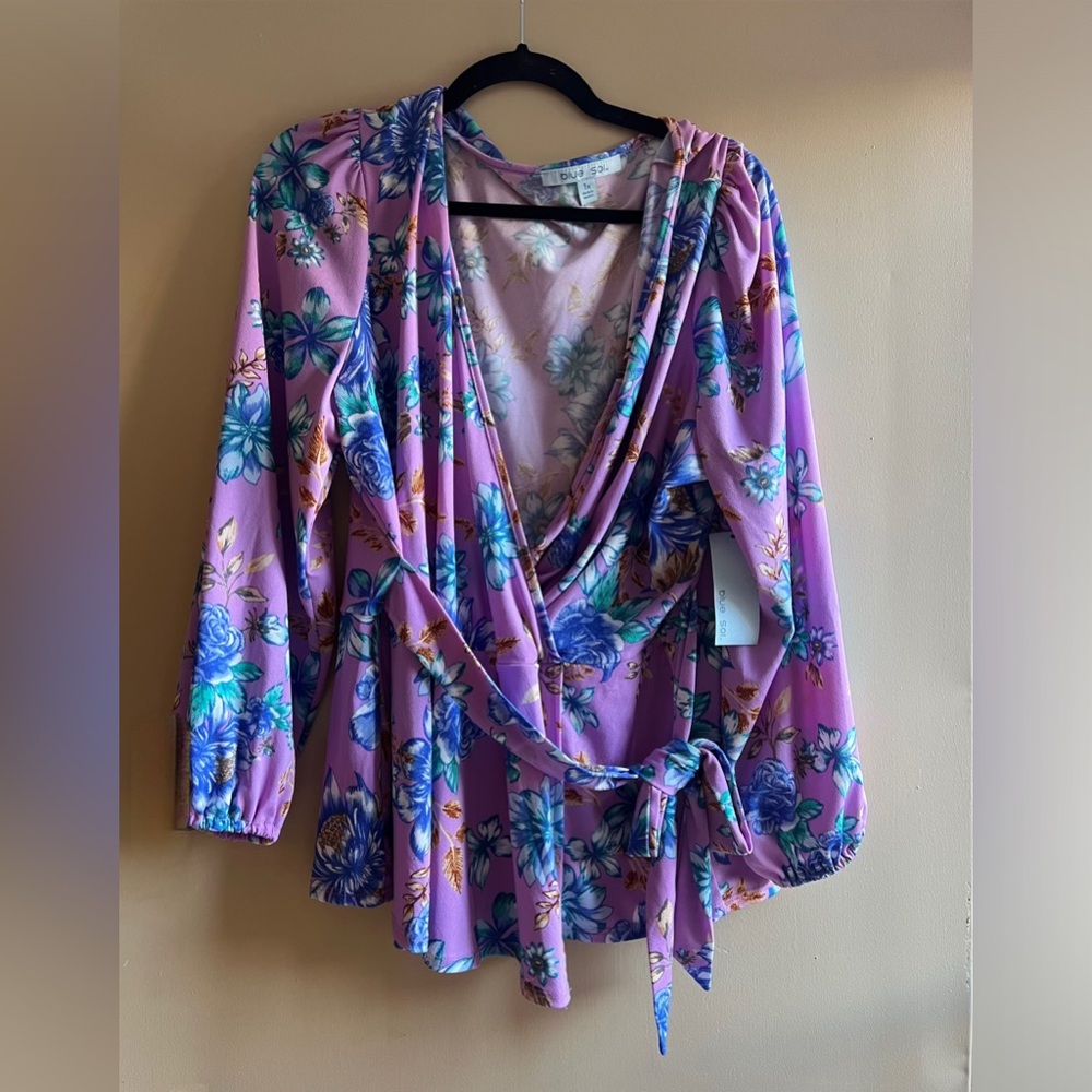 Blue Sol Wrap Top NWT - Picture 2 of 5
